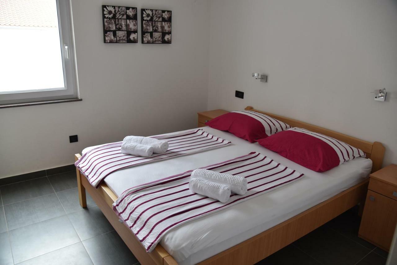 Villa Pina Appartment Chantos ทิสโน ภายนอก รูปภาพ