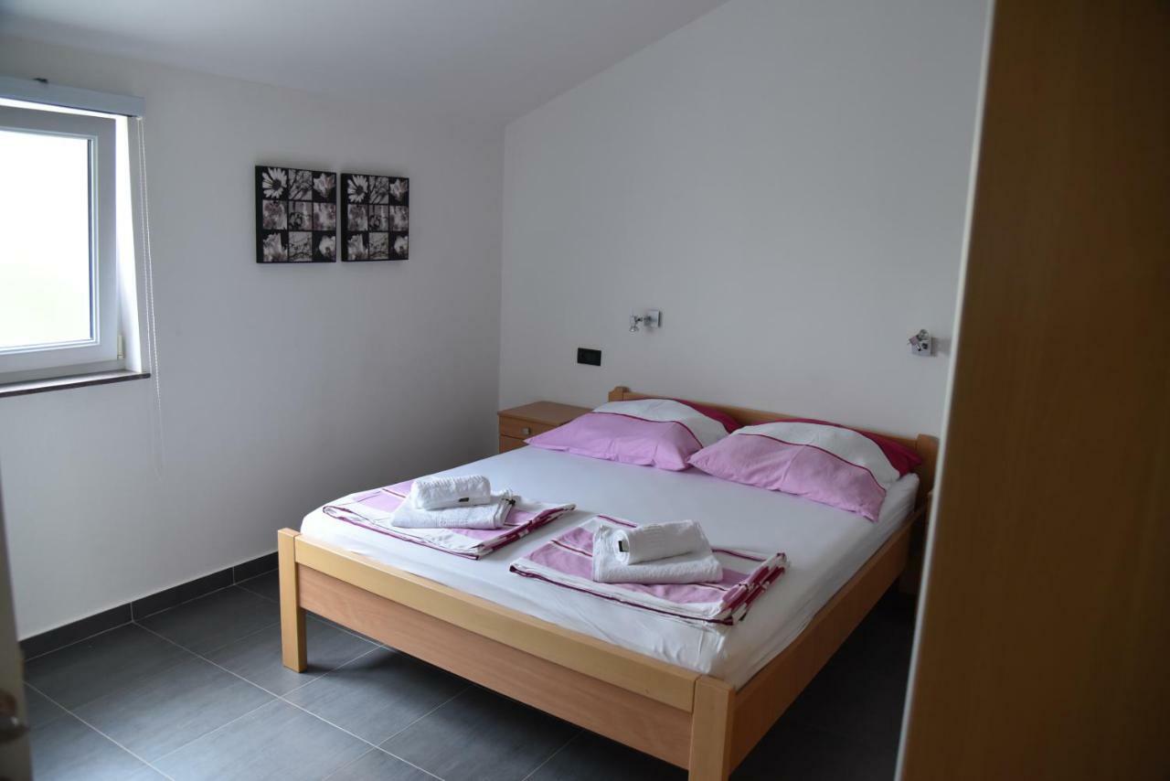Villa Pina Appartment Chantos ทิสโน ภายนอก รูปภาพ